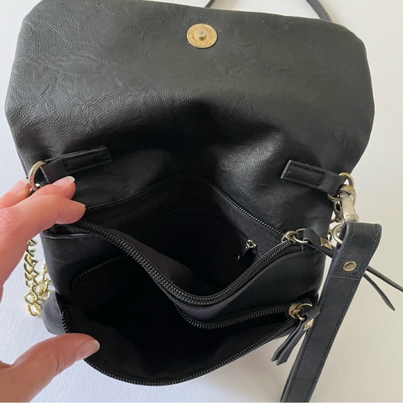 H&M Black Crossbody Clutch Bag Gold Chain Faux Leather PU Foldover Flap Pockets - Picture 3 of 7